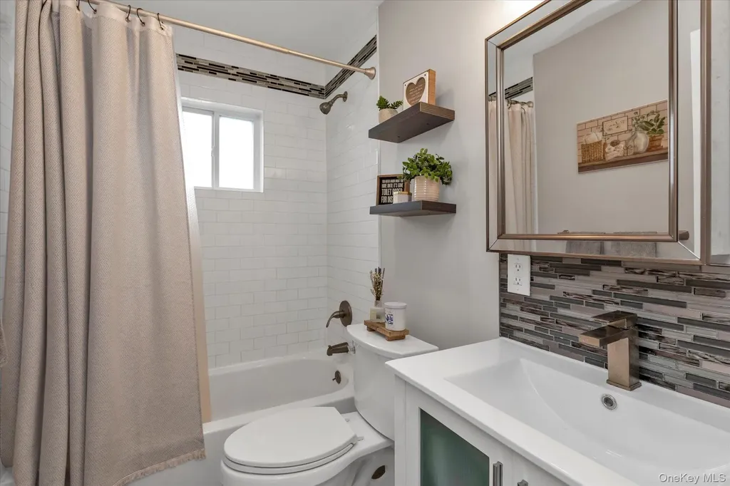 64 Cornflower Road Levittown NY 11756