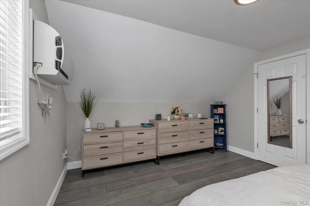64 Cornflower Road Levittown NY 11756