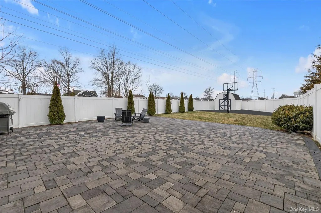 64 Cornflower Road Levittown NY 11756