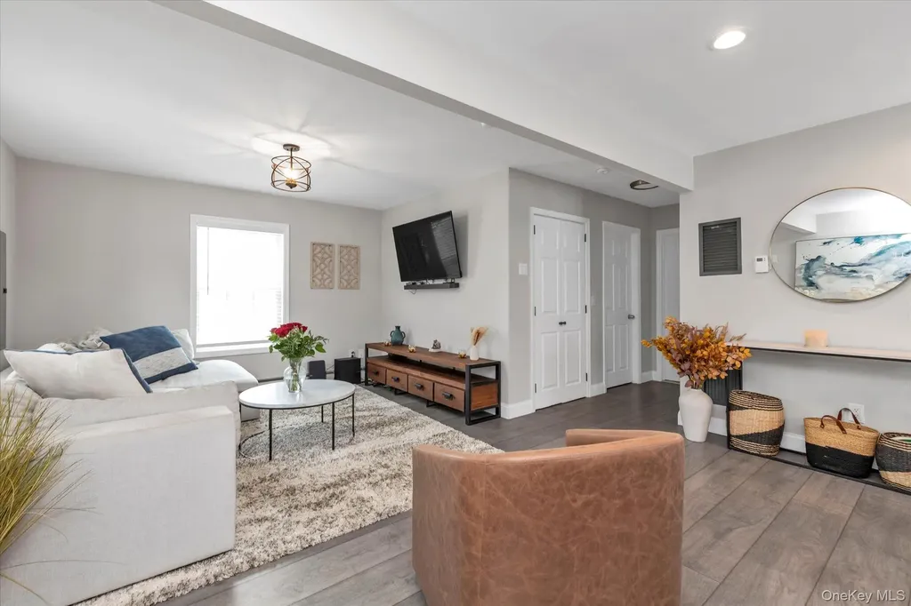 64 Cornflower Road Levittown NY 11756