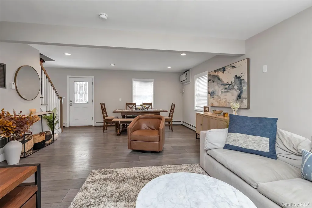 64 Cornflower Road Levittown NY 11756
