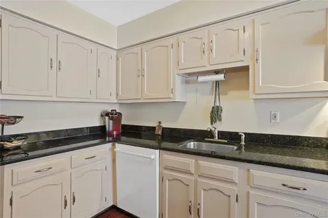616 Kemeys Cove Briarcliff Manor NY 10510