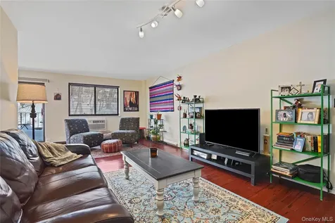 616 Kemeys Cove Briarcliff Manor NY 10510