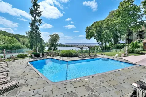 616 Kemeys Cove Briarcliff Manor NY 10510