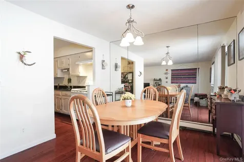 616 Kemeys Cove Briarcliff Manor NY 10510