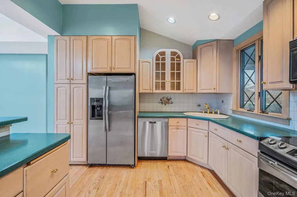 1616 Madison Avenue West Islip NY 11795