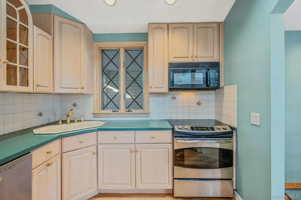 1616 Madison Avenue West Islip NY 11795