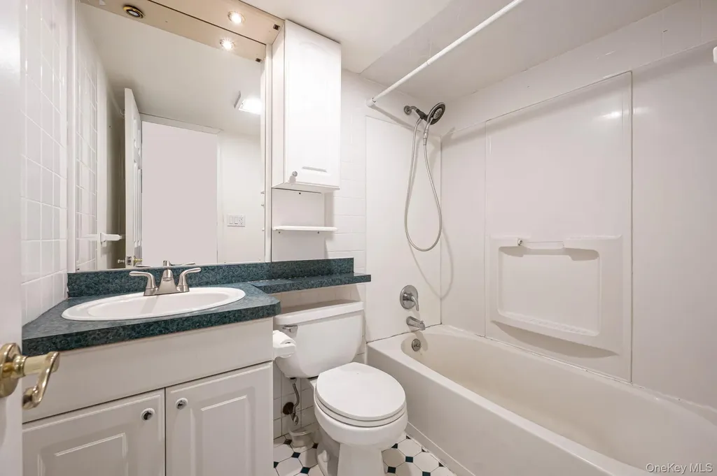 1616 Madison Avenue West Islip NY 11795