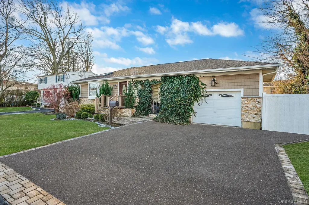 1616 Madison Avenue West Islip NY 11795