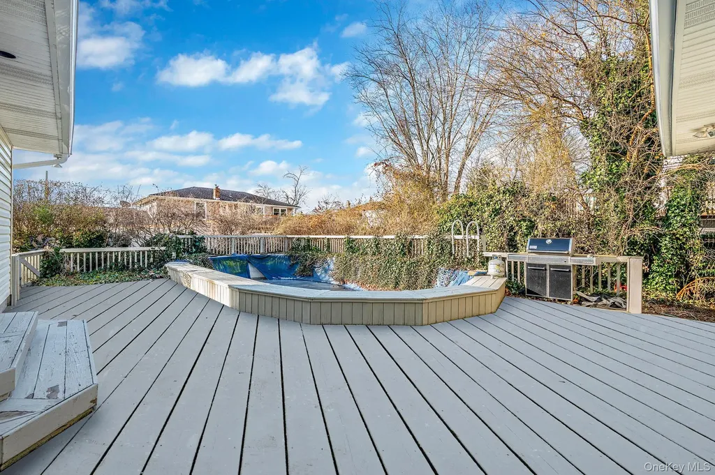 1616 Madison Avenue West Islip NY 11795
