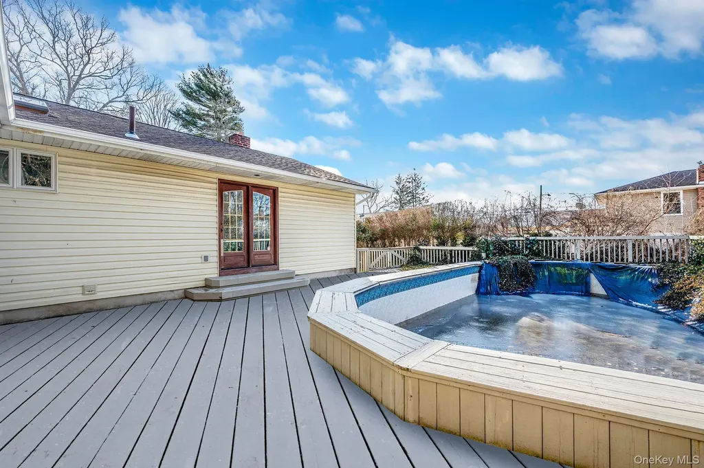1616 Madison Avenue West Islip NY 11795