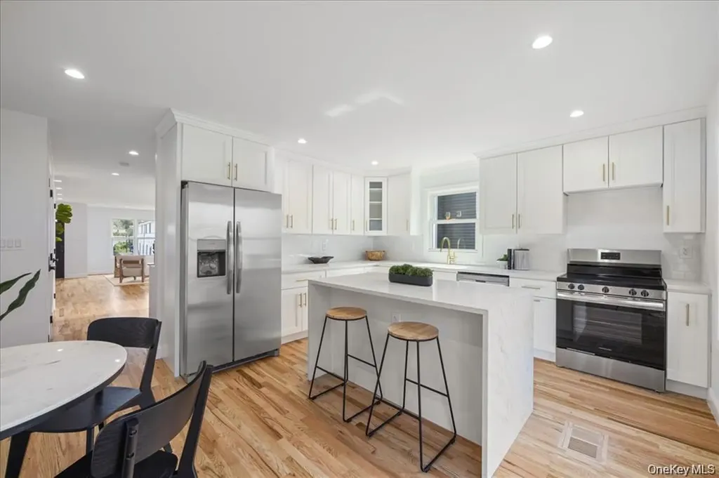 89 Thurton Place Yonkers NY 10704