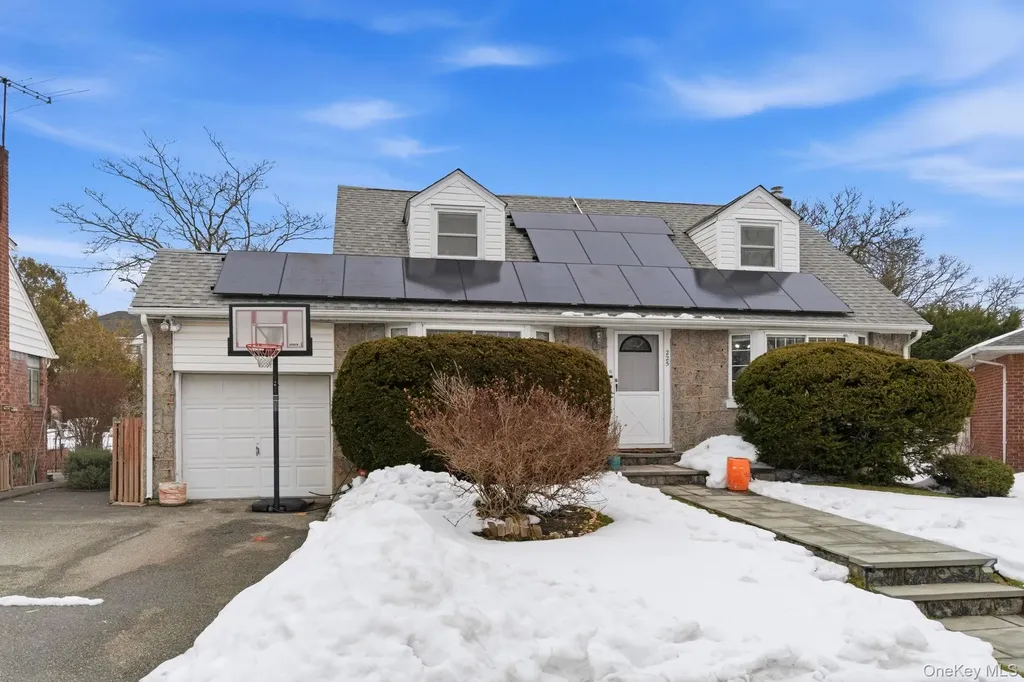 225 Willets Lane Jericho NY 11753