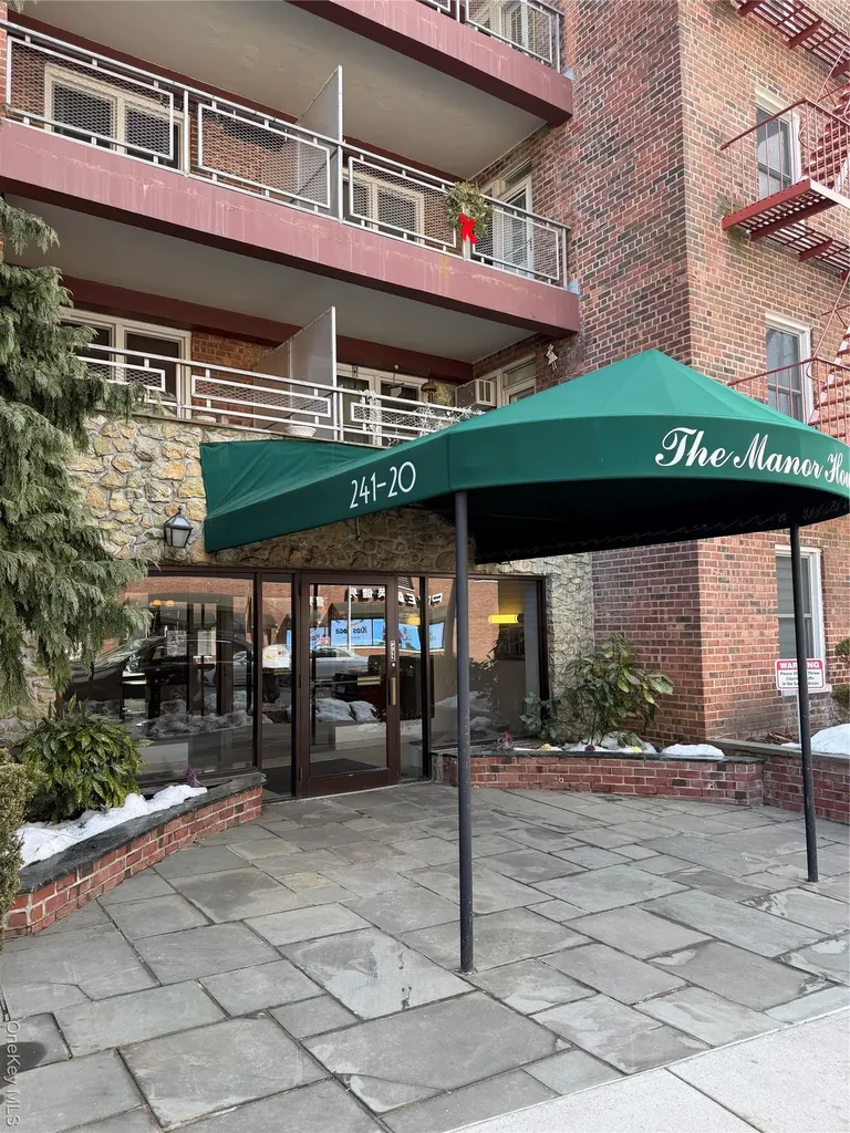 241-20 Northern Boulevard Douglaston NY 11362