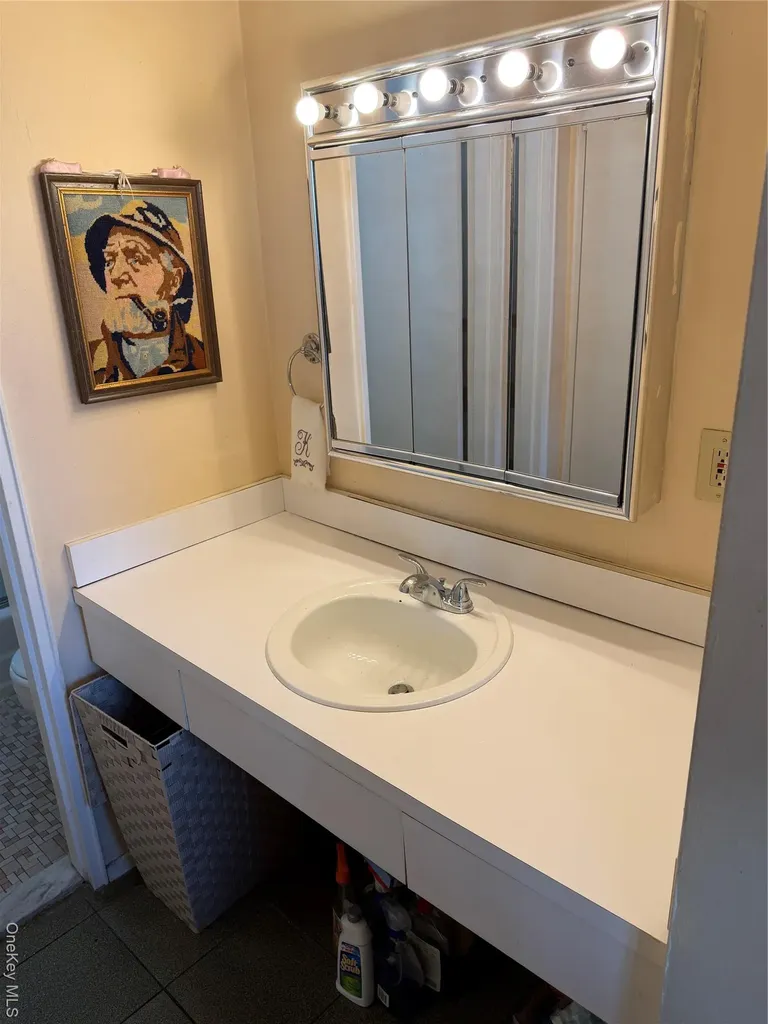 241-20 Northern Boulevard Douglaston NY 11362