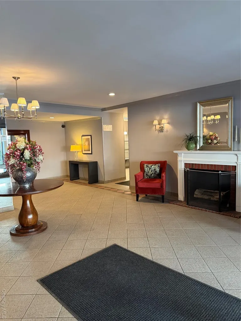 241-20 Northern Boulevard Douglaston NY 11362