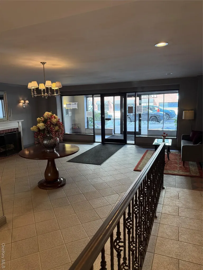 241-20 Northern Boulevard Douglaston NY 11362