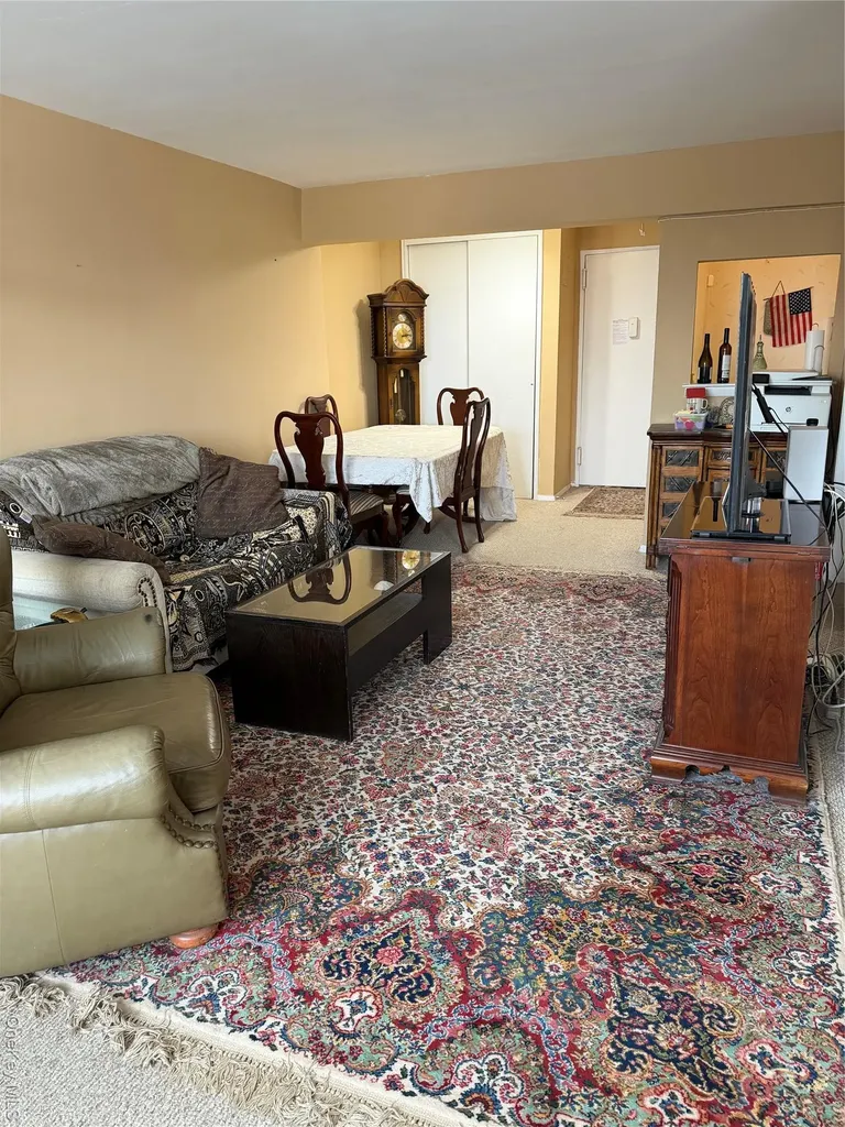 241-20 Northern Boulevard Douglaston NY 11362