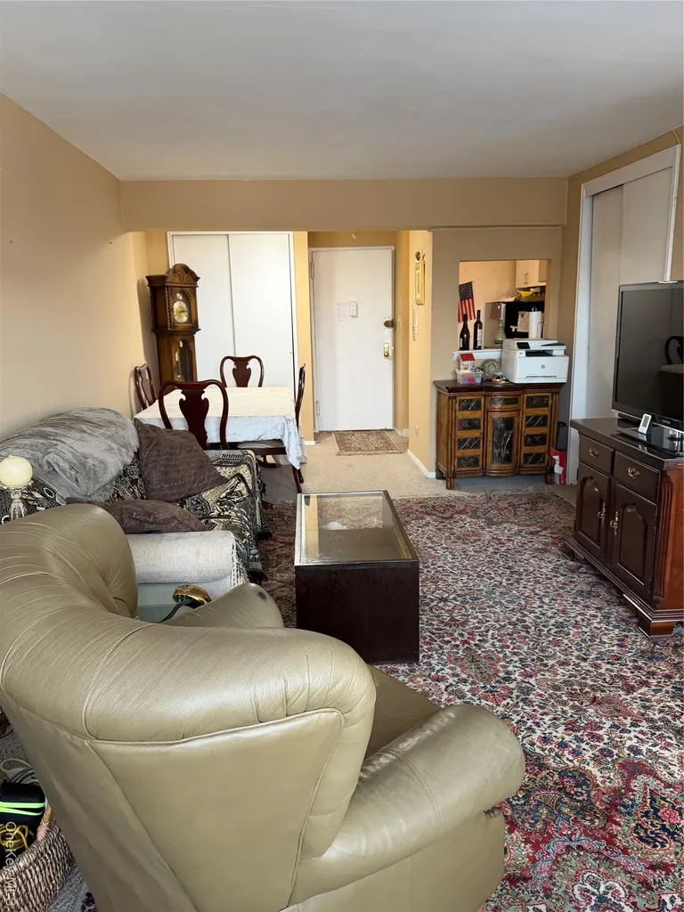 241-20 Northern Boulevard Douglaston NY 11362