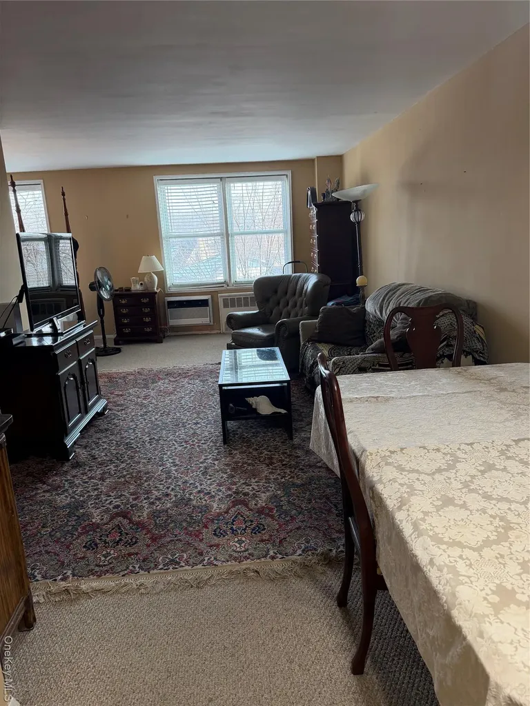 241-20 Northern Boulevard Douglaston NY 11362