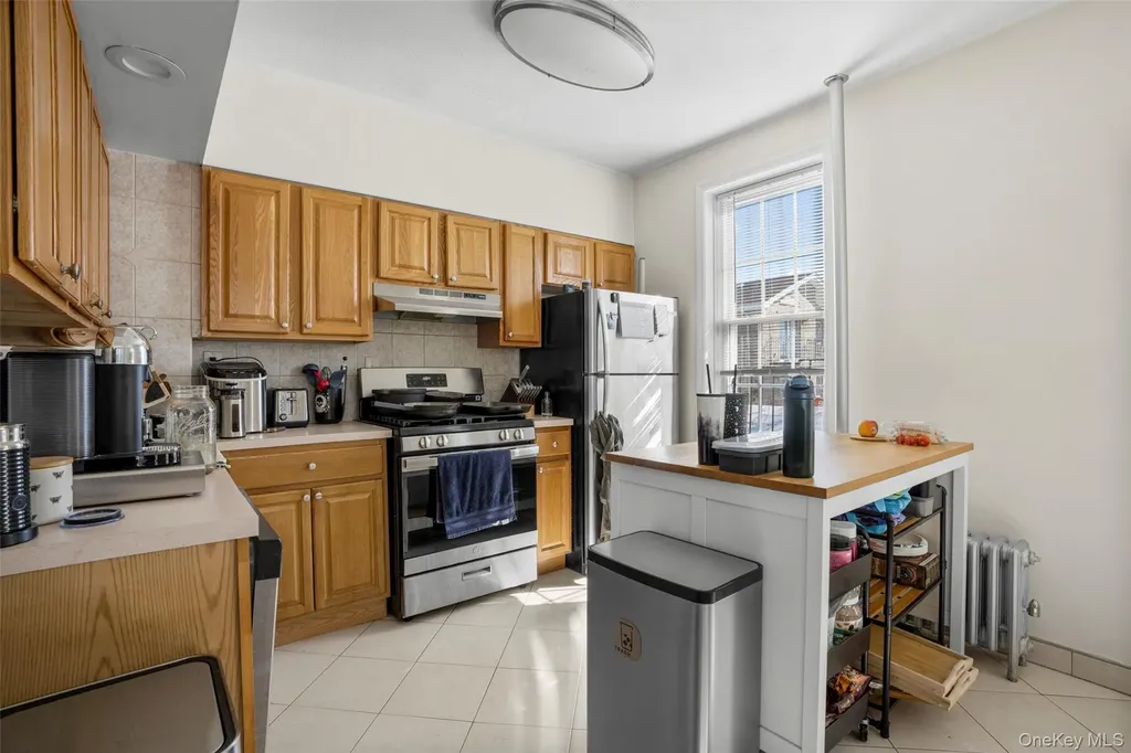 2932 Baisley Avenue Bronx NY 10461