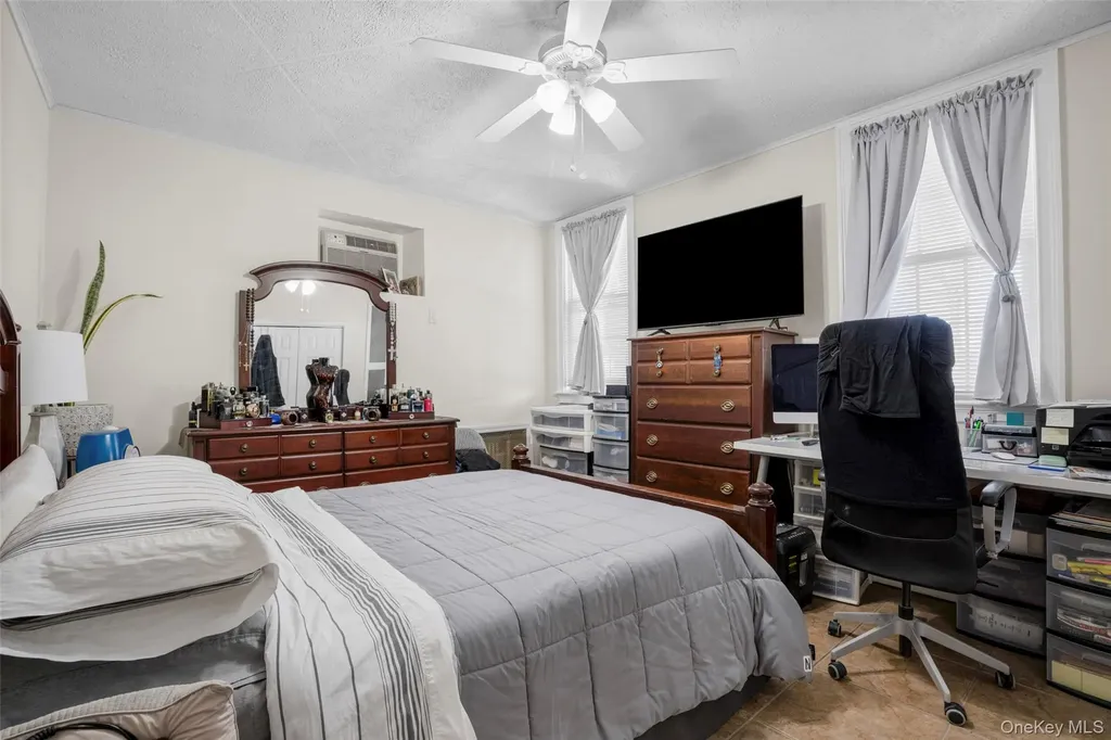 2932 Baisley Avenue Bronx NY 10461