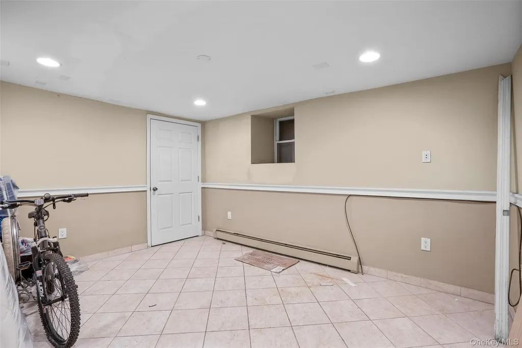 2932 Baisley Avenue Bronx NY 10461