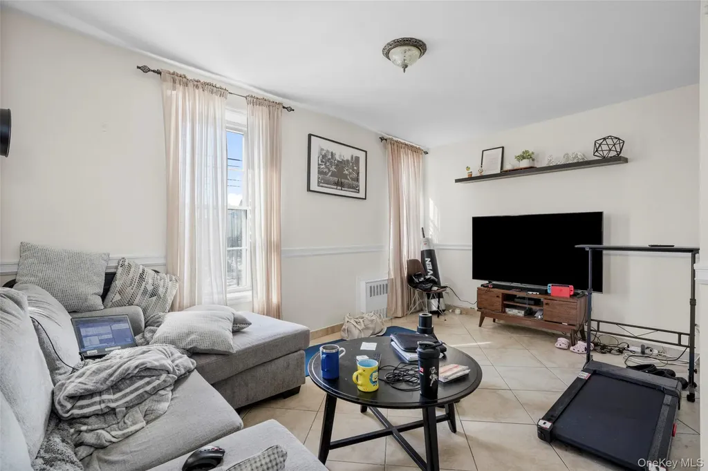 2932 Baisley Avenue Bronx NY 10461