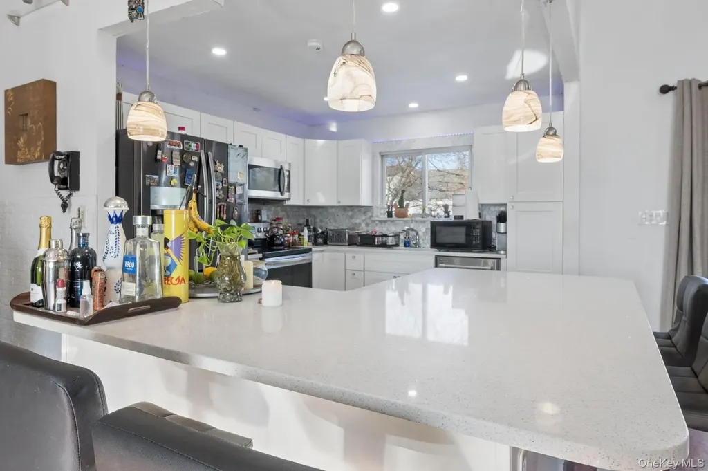 253 W 20th Street Deer Park NY 11729