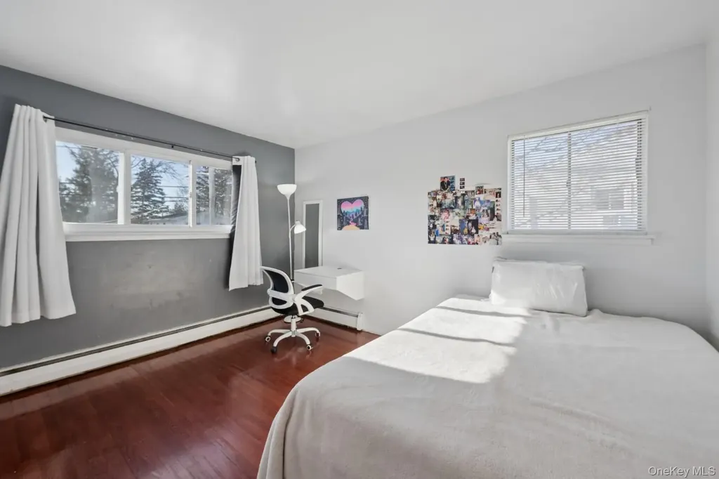 253 W 20th Street Deer Park NY 11729