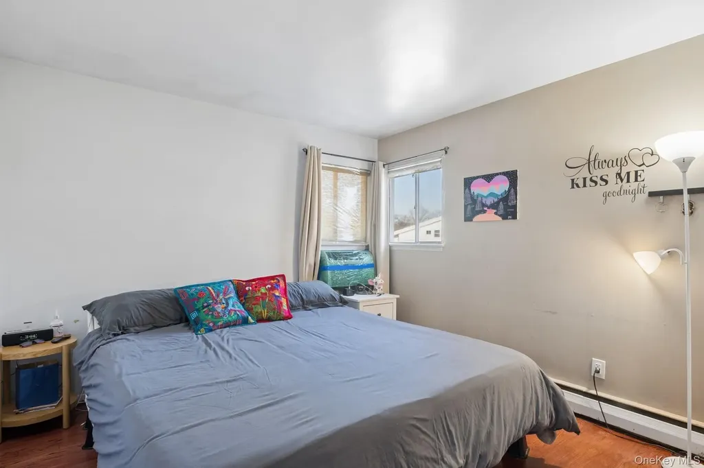 253 W 20th Street Deer Park NY 11729