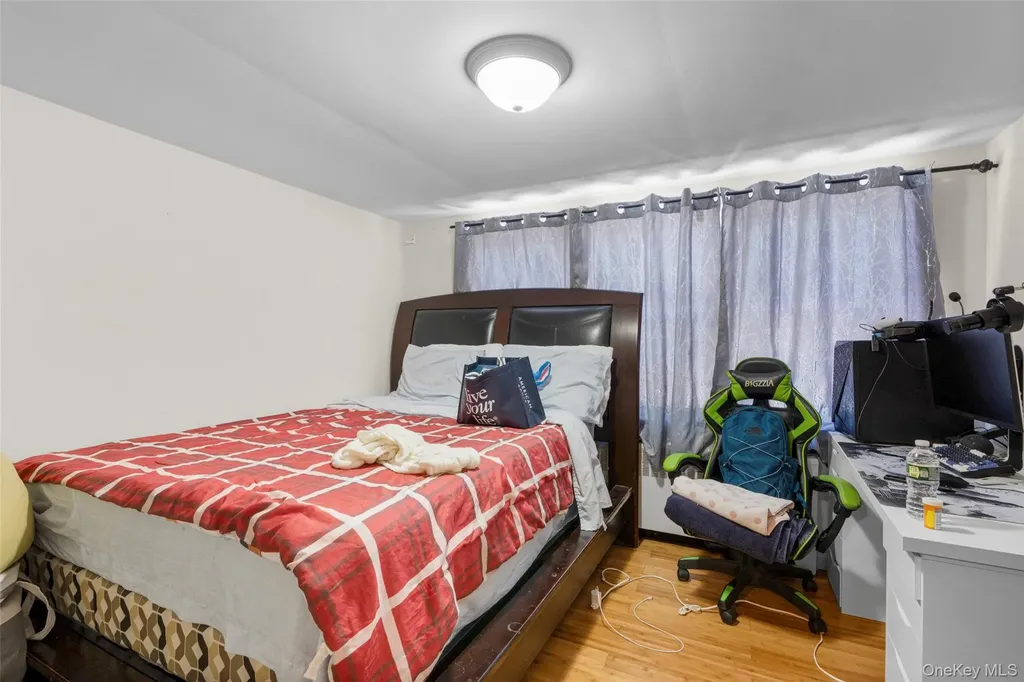 2736 Colden Avenue Bronx NY 10469