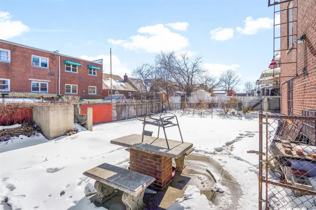 2736 Colden Avenue Bronx NY 10469