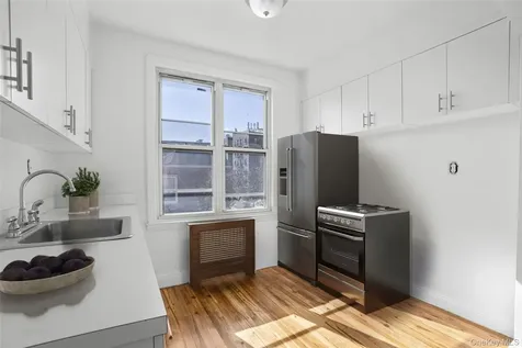 2736 Colden Avenue Bronx NY 10469
