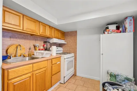 2736 Colden Avenue Bronx NY 10469