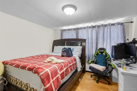 2736 Colden Avenue Bronx NY 10469