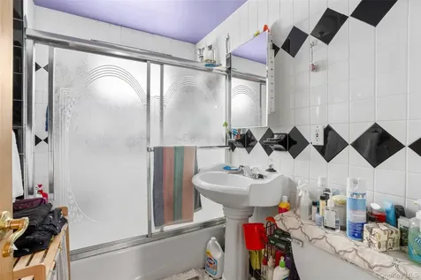 2736 Colden Avenue Bronx NY 10469