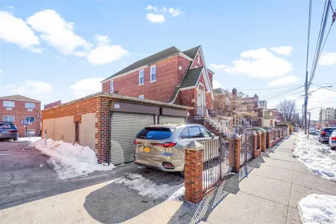 2736 Colden Avenue Bronx NY 10469