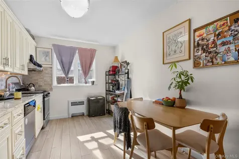 2736 Colden Avenue Bronx NY 10469