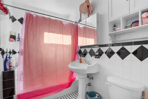 2736 Colden Avenue Bronx NY 10469
