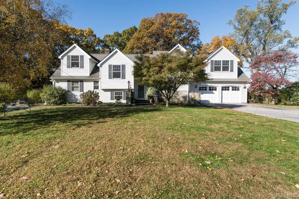 5 Point Place Hyde Park NY 12538