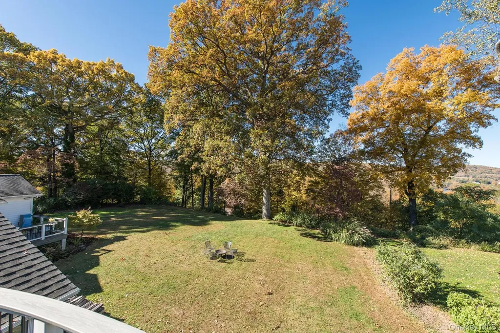 5 Point Place Hyde Park NY 12538