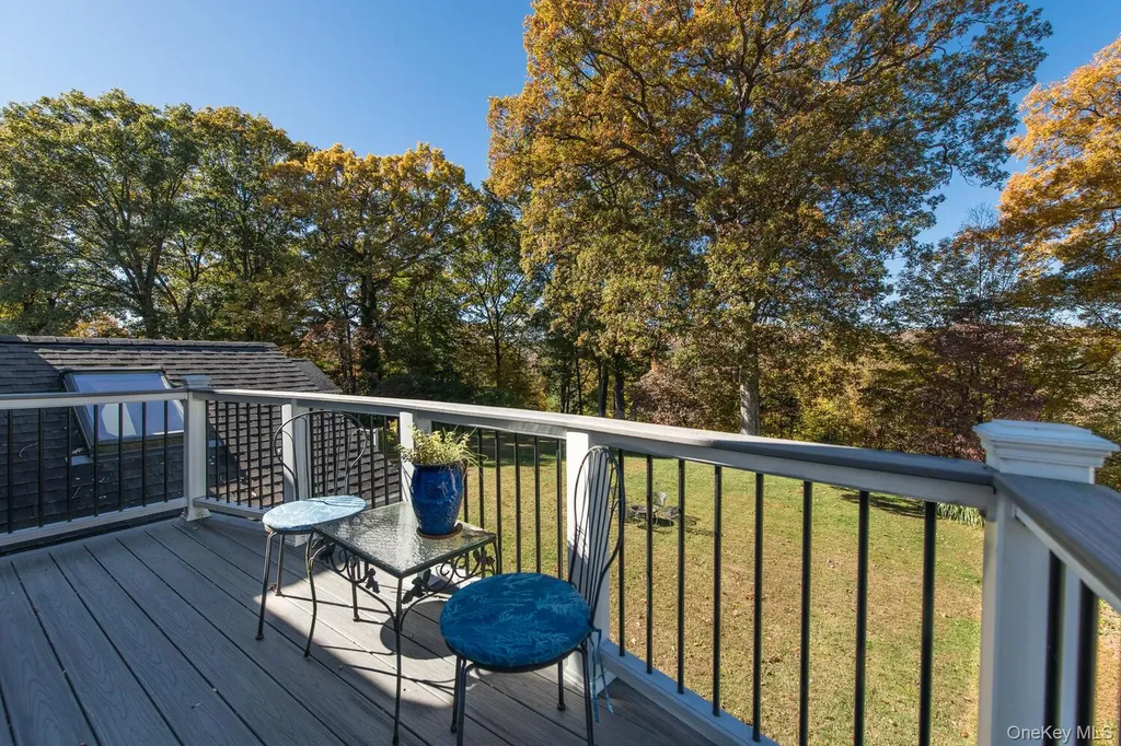 5 Point Place Hyde Park NY 12538