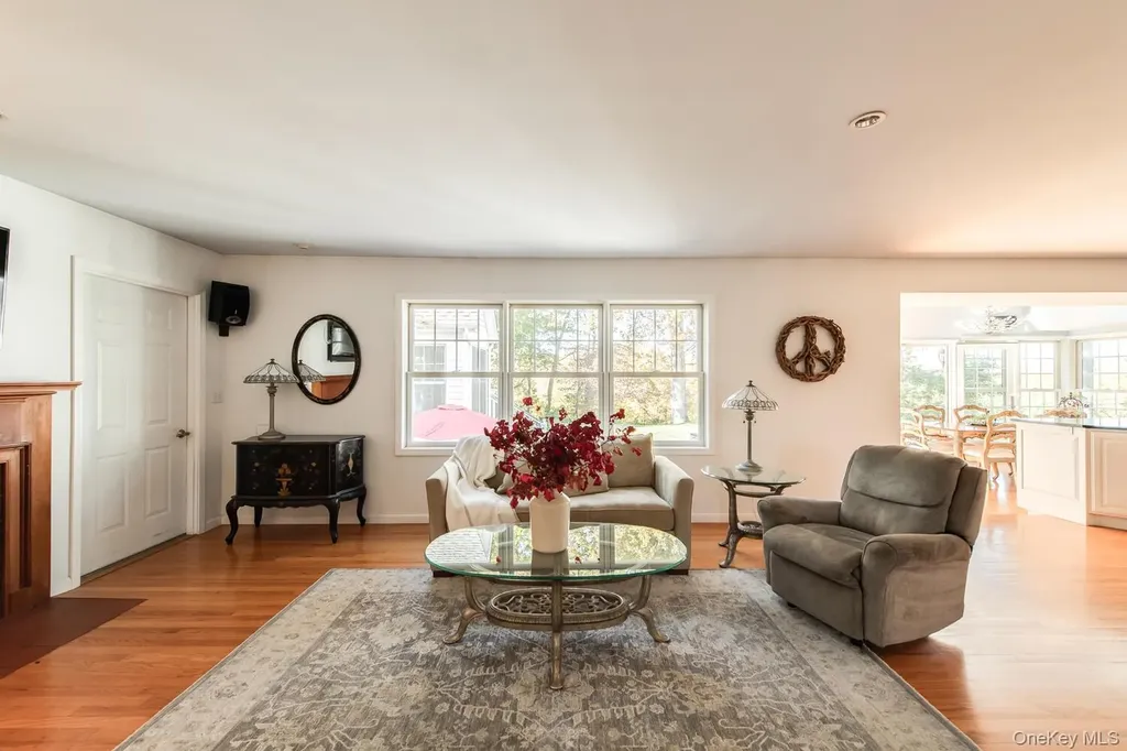 5 Point Place Hyde Park NY 12538