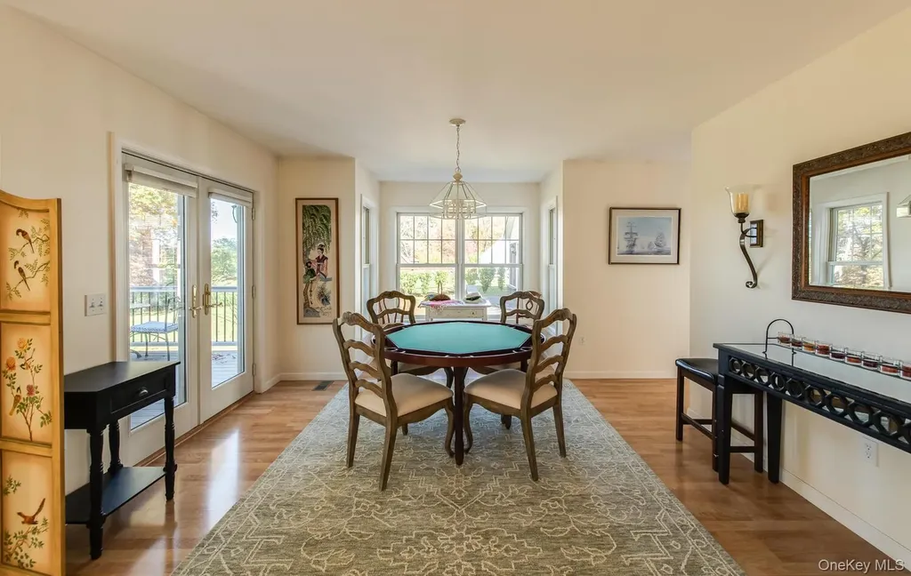 5 Point Place Hyde Park NY 12538
