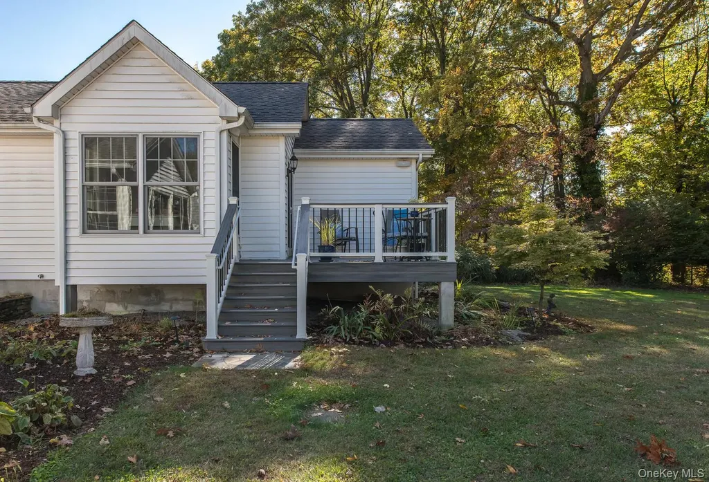 5 Point Place Hyde Park NY 12538