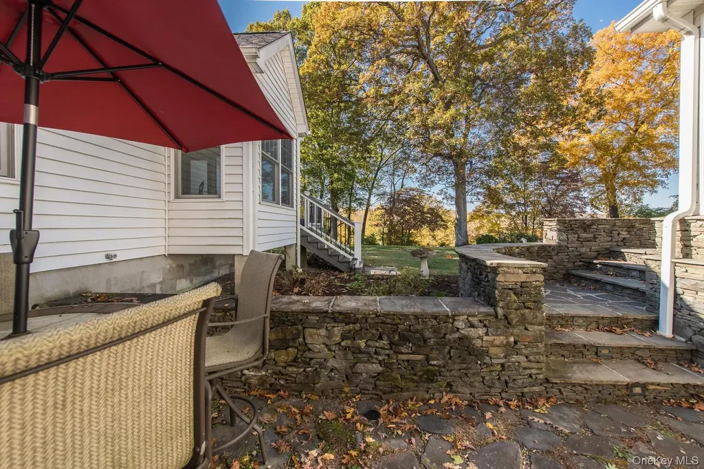 5 Point Place Hyde Park NY 12538