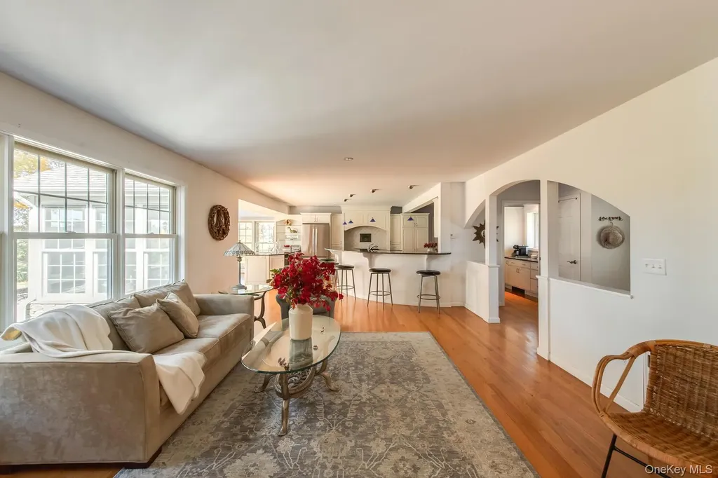 5 Point Place Hyde Park NY 12538