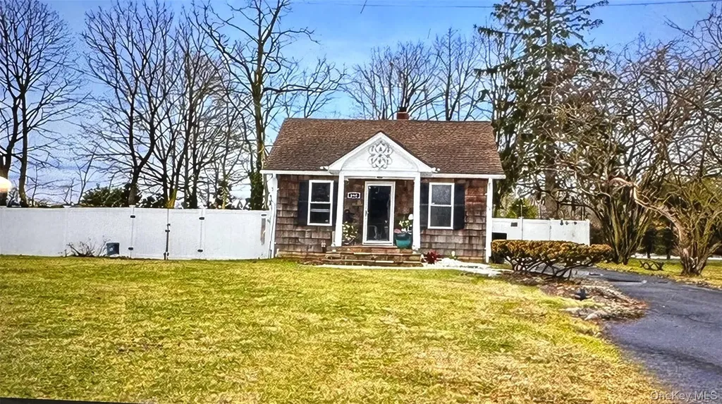 East Patchogue NY 11772