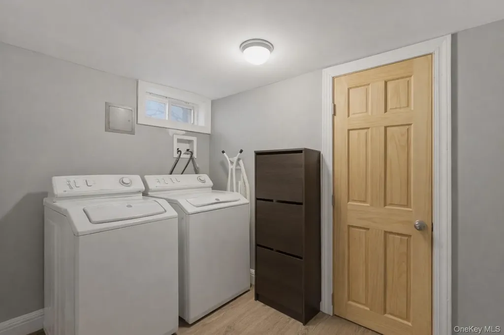 East Patchogue NY 11772